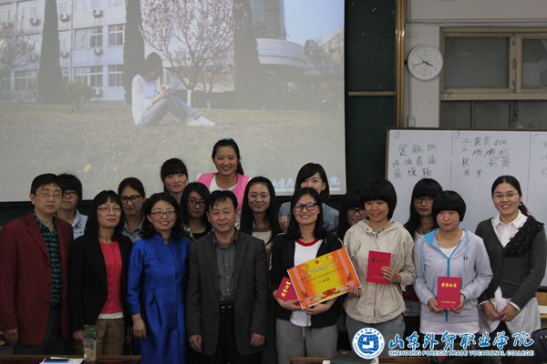 读书会2_副本.jpg 读书会2_副本.jpg