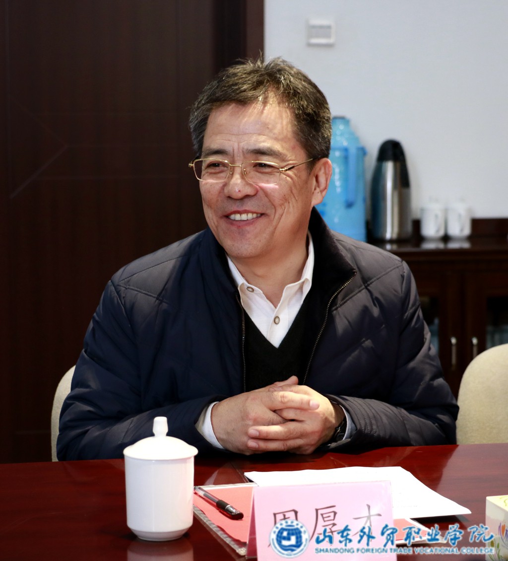 青岛市中高职空中乘务专业办学联盟筹备会在我院举办 (2).jpg 青岛市中高职空中乘务专业办学联盟筹备会在我院举办 (2).jpg
