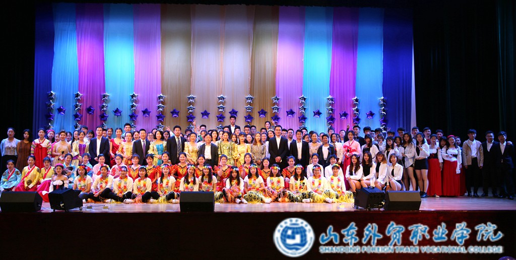 舞会合照.jpg
