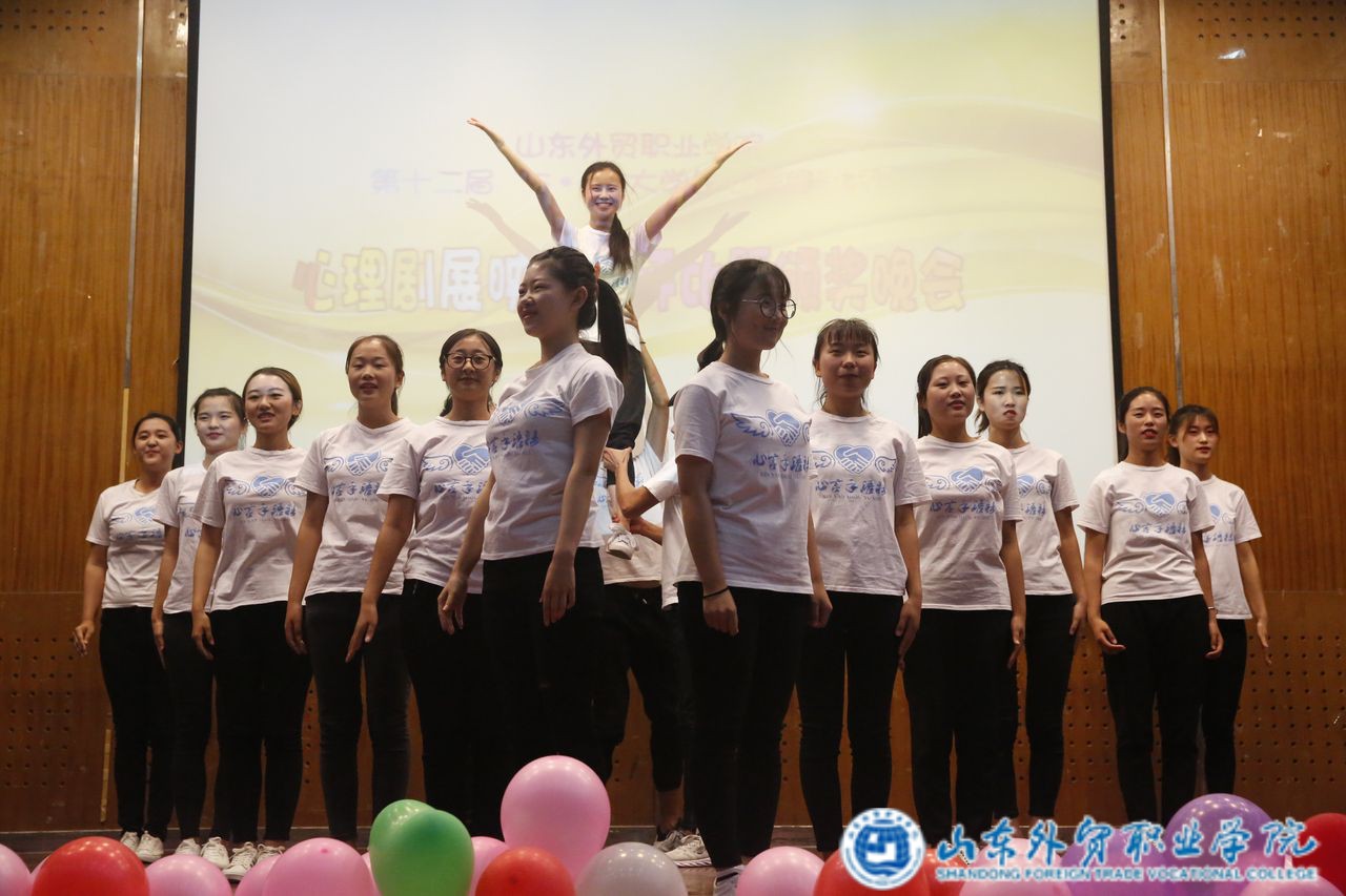 晚会：手语表演.JPG